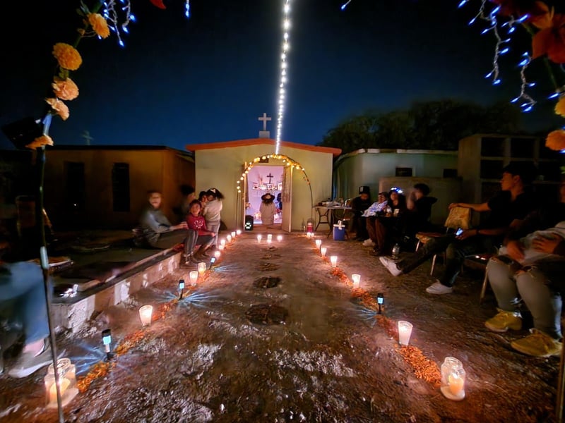 Alumbrada en el panteón Guadalupe de Monclova