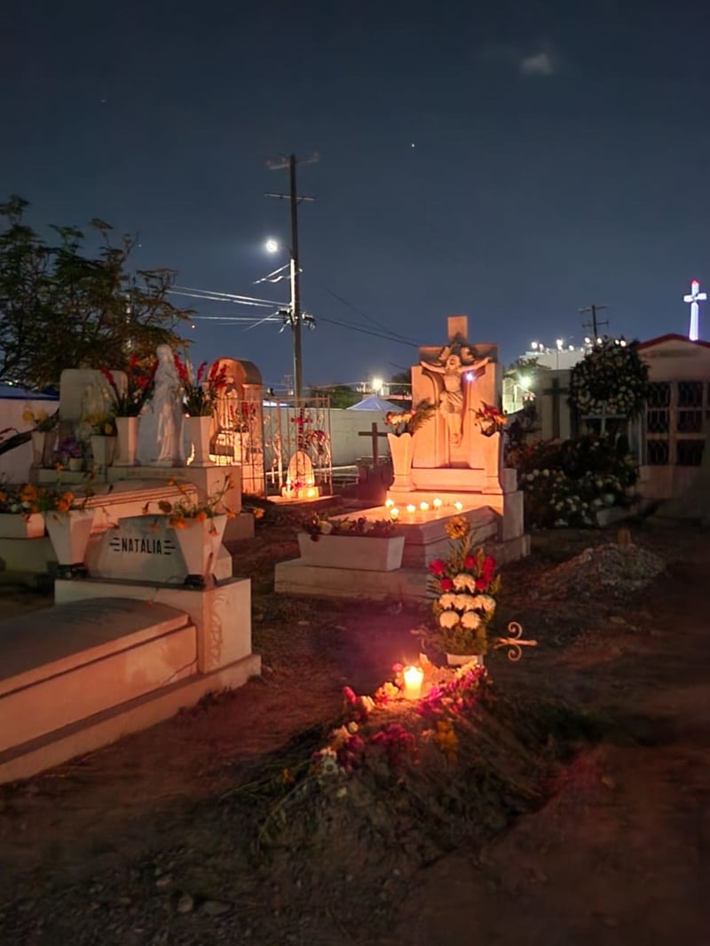 Alumbrada en el panteón Guadalupe de Monclova