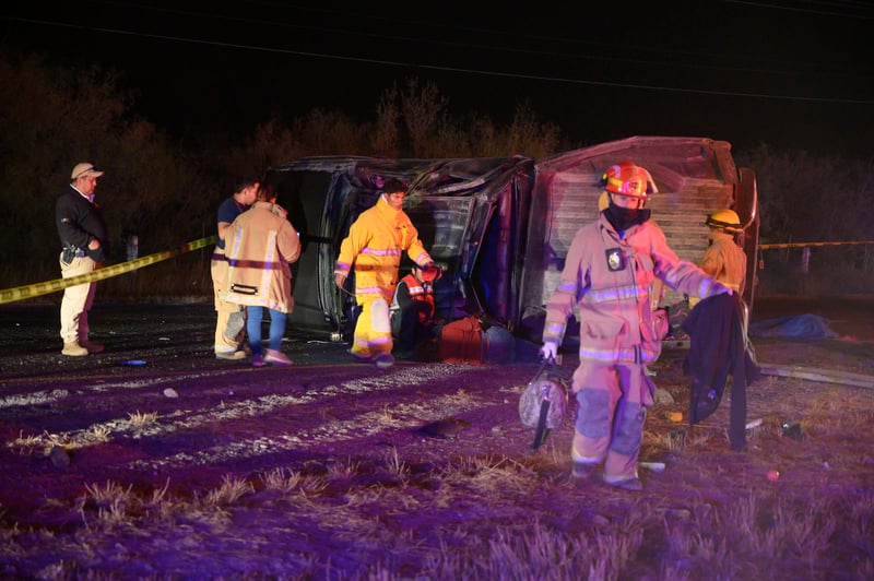 Tres migrantes muertas y cerca de 20 heridos fue el saldo de una volcadura