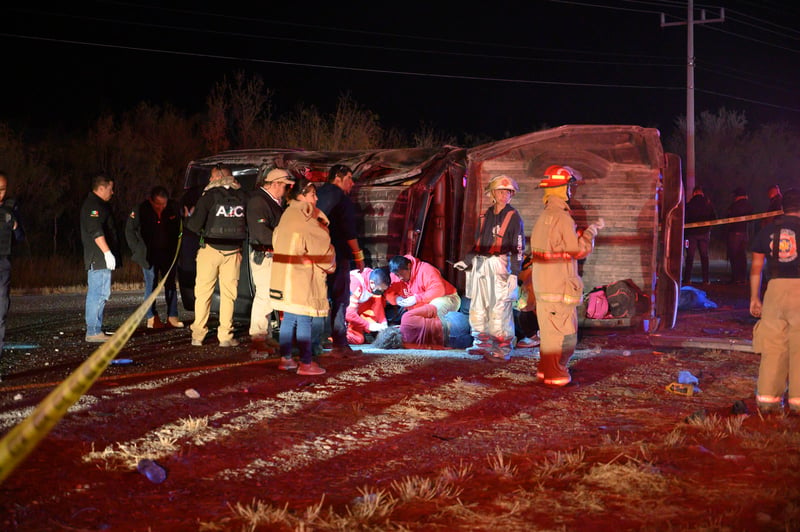 Tres migrantes muertas y cerca de 20 heridos fue el saldo de una volcadura