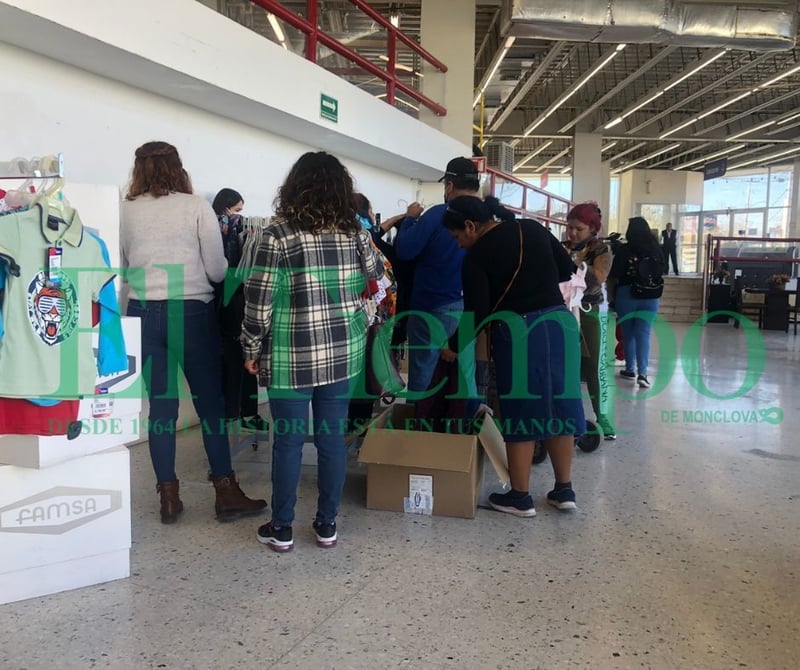 Famsa cerrara sus puertas en Monclova y clientes aprovechas ofertas