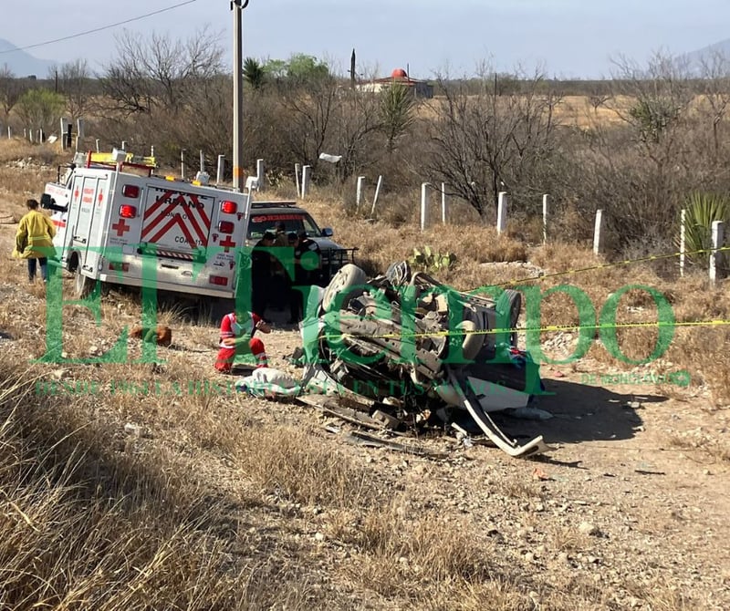 Mueren tres miembros de una familia en volcadura en la carretera Monclova-Monterrey