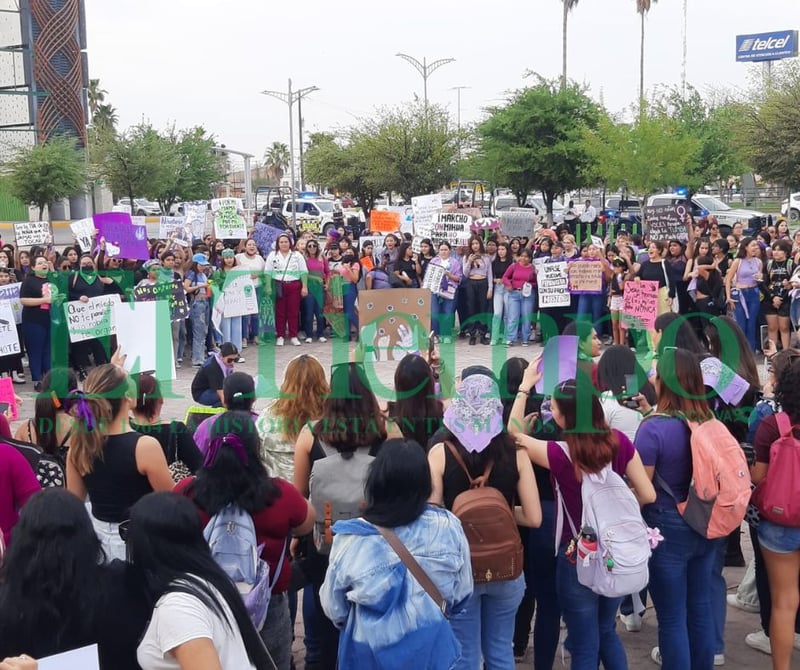 Mujeres conmemoran el ‘8M’ en Monclova con marcha y actividades