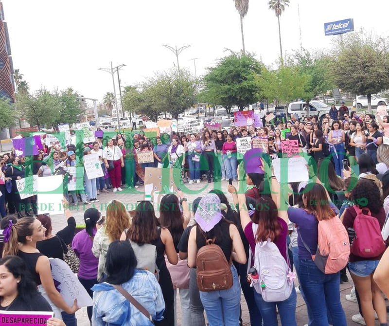 Mujeres conmemoran el ‘8M’ en Monclova con marcha y actividades