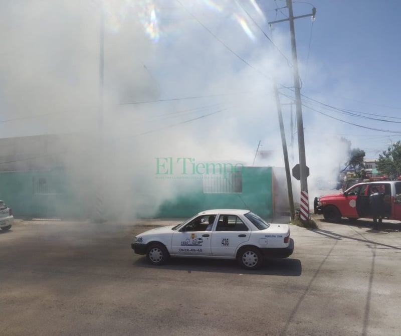 Voraz incendio arrasa con bodega de Frutería de la colonia Ampliación Hipódromo de Monclova