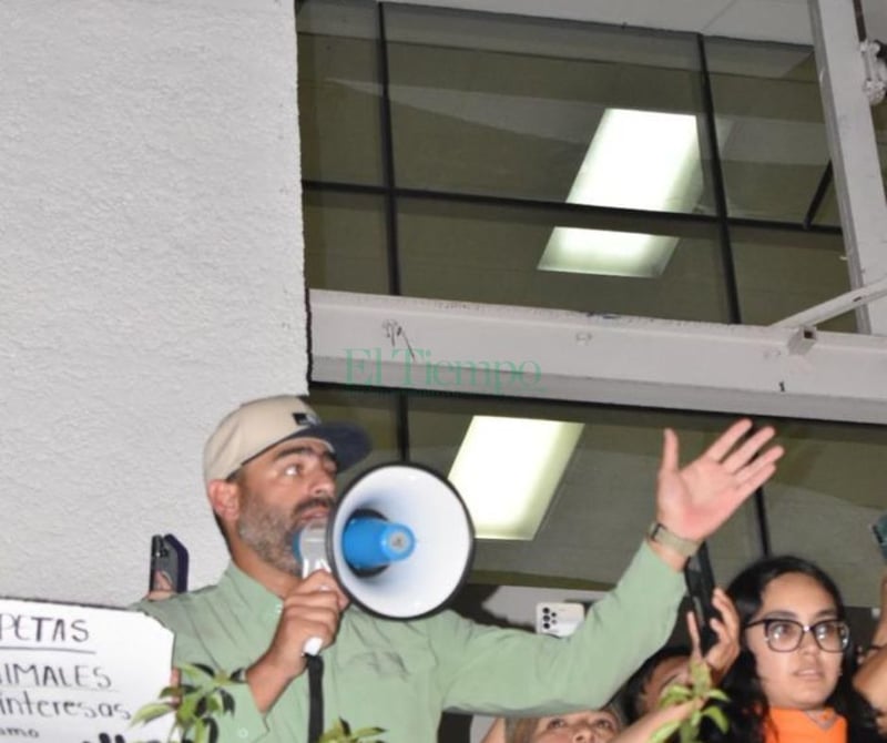 Arturo Islas en Monclova pide justicia por Manchas 