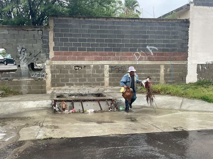 Autoridades continúan trabajo de limpieza ante inundaciones por tormenta ‘mañanera’