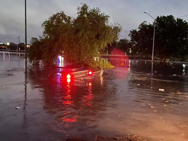 Autoridades continúan trabajo de limpieza ante inundaciones por tormenta ‘mañanera’