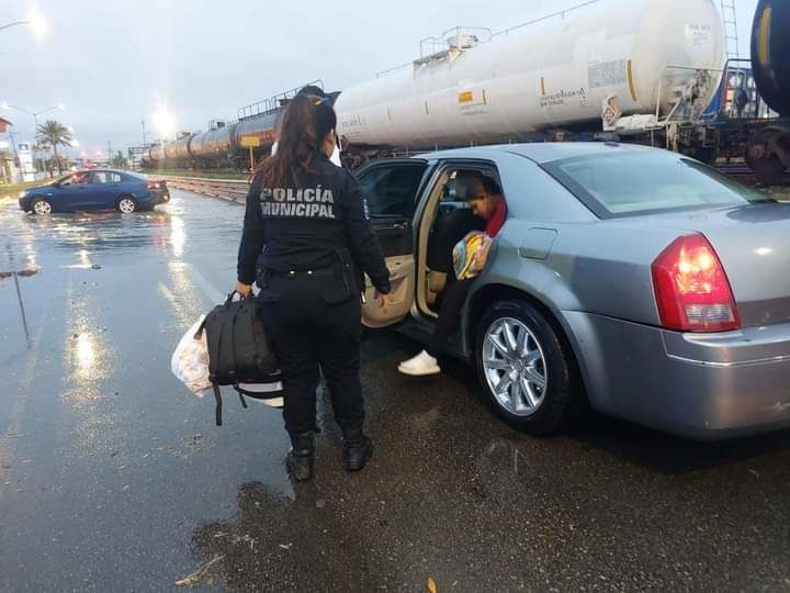 Autoridades continúan trabajo de limpieza ante inundaciones por tormenta ‘mañanera’