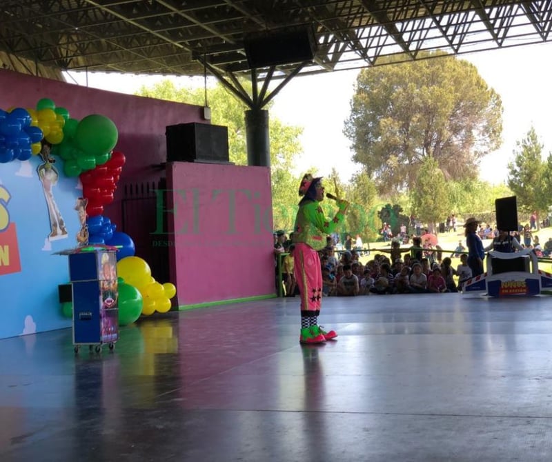 Miles de niños festejando su día en el Xochipili 1