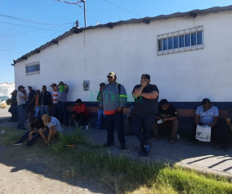 Obreros de la siderúrgica 2 continúan con su plantón en protesta por la falta de pagos