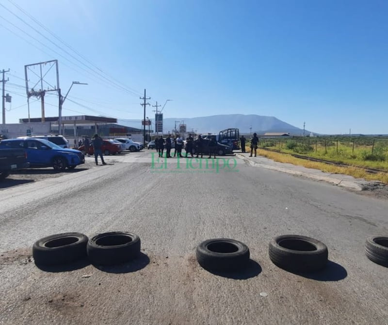 Obreros de la siderúrgica 2 continúan con su plantón en protesta por la falta de pagos