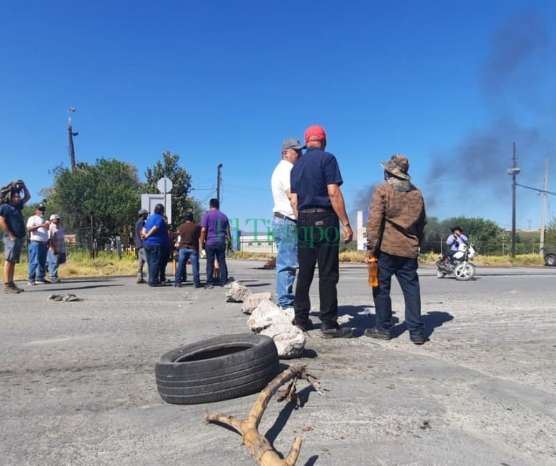 Obreros de la siderúrgica 2 continúan con su plantón en protesta por la falta de pagos