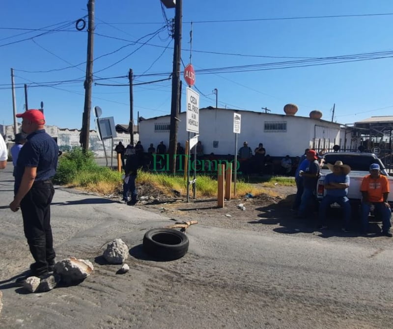 Obreros de la siderúrgica 2 continúan con su plantón en protesta por la falta de pagos