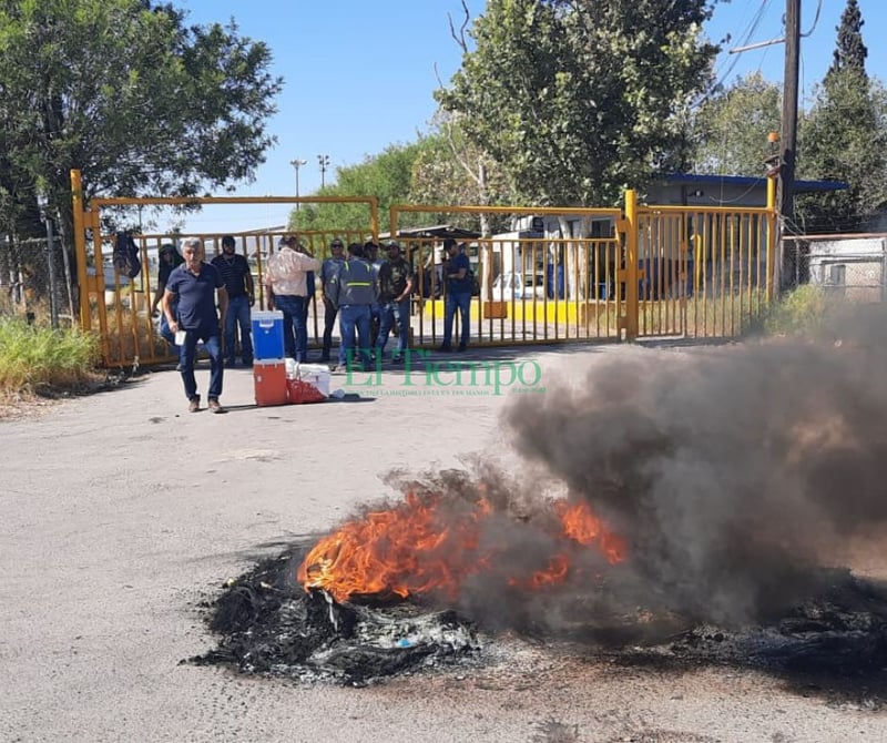 Obreros de la siderúrgica 2 continúan con su plantón en protesta por la falta de pagos