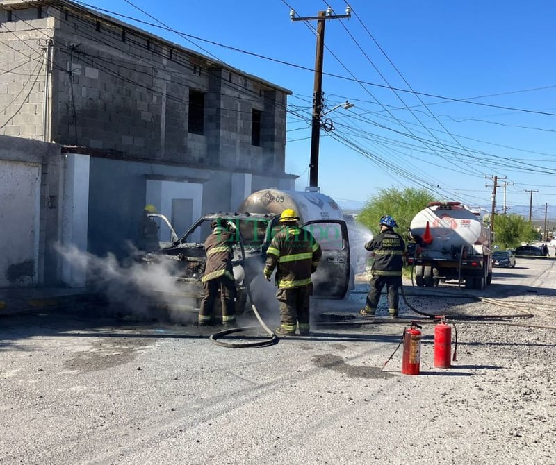 Incendio de Pipa de Gas LP causó la activación del código rojo y movilización del cuerpo de Bomberos y Policía Municipal