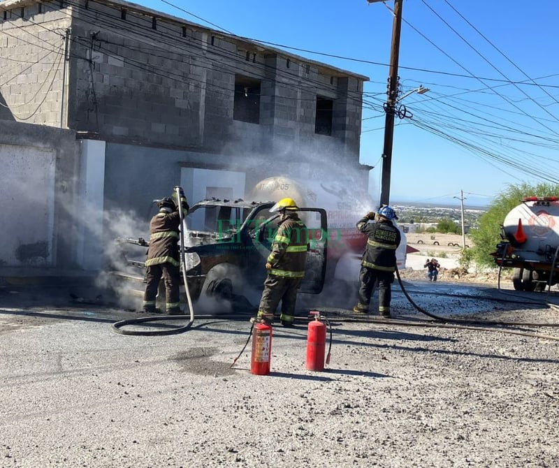 Incendio de Pipa de Gas LP causó la activación del código rojo y movilización del cuerpo de Bomberos y Policía Municipal