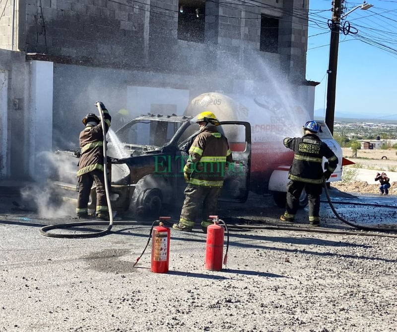 Incendio de Pipa de Gas LP causó la activación del código rojo y movilización del cuerpo de Bomberos y Policía Municipal