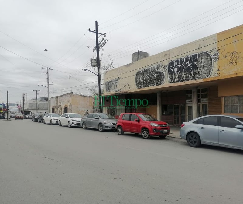 Edificios, locales y plazas comerciales abandonadas 'afean' la ciudad