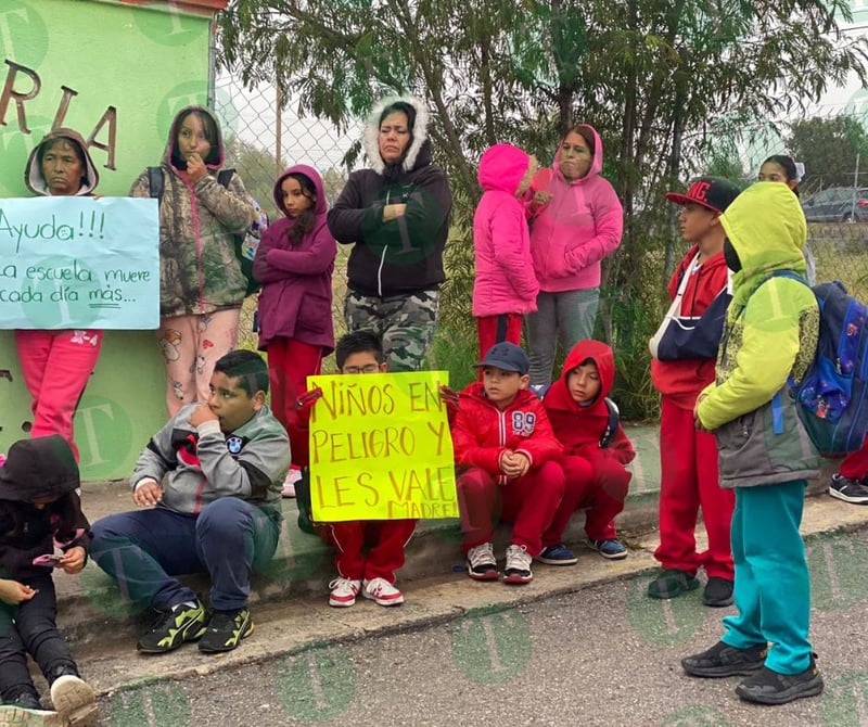 Primaria Ignacio de Zaragoza es un riesgo latente para los pequeños estudiantes.