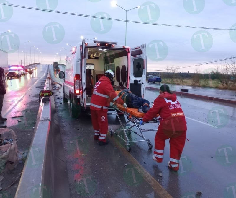 Soldado queda gravemente herido tras volcar en el libramiento Carlos Salinas 