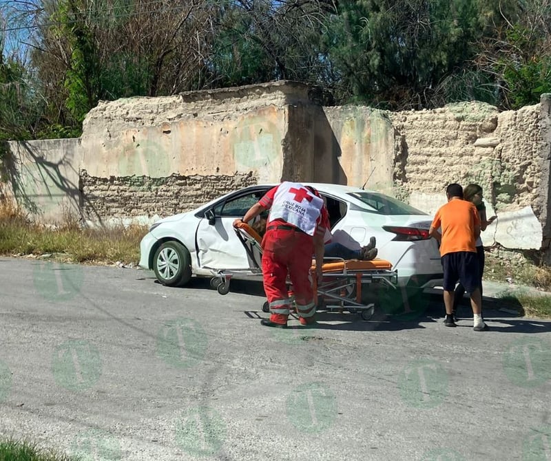 Conductora ignora alto y la chocan en la Zona Centro de Monclova