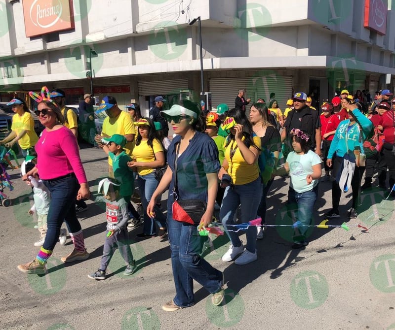 Alumnos del CAM #13 conmemoran Día Internacional del Síndrome de Down con desfile 