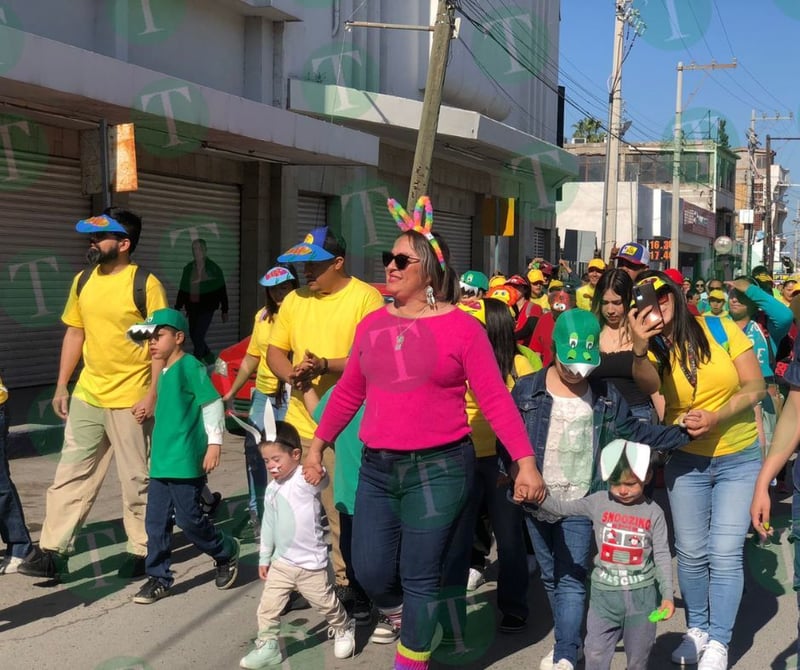 Alumnos del CAM #13 conmemoran Día Internacional del Síndrome de Down con desfile 