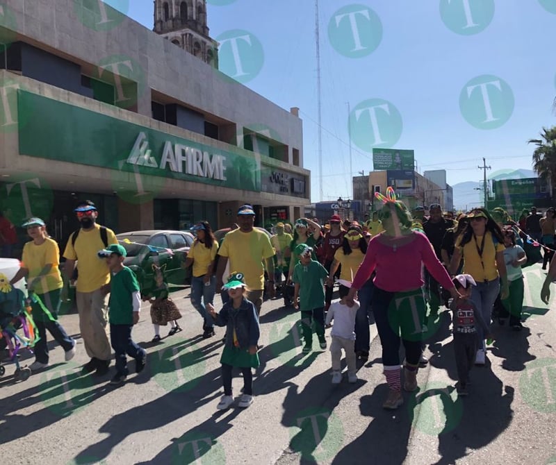 Alumnos del CAM #13 conmemoran Día Internacional del Síndrome de Down con desfile 