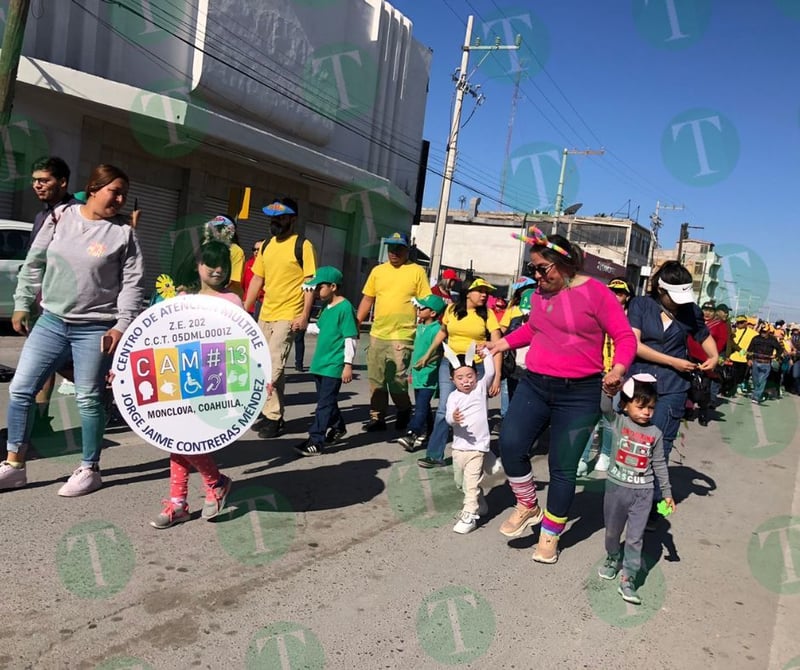 Alumnos del CAM #13 conmemoran Día Internacional del Síndrome de Down con desfile 