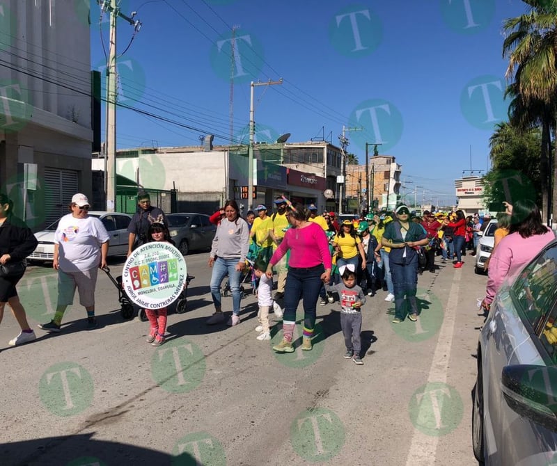 Alumnos del CAM #13 conmemoran Día Internacional del Síndrome de Down con desfile 