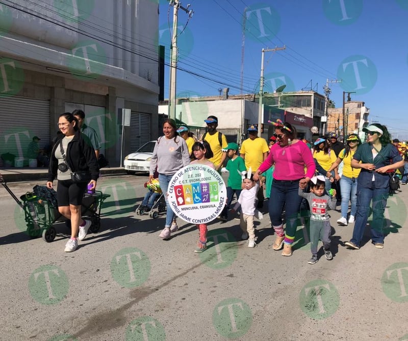 Alumnos del CAM #13 conmemoran Día Internacional del Síndrome de Down con desfile 