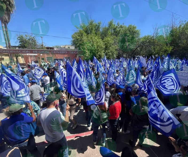 Mario Dávila emite su registro para candidato a la alcaldía de Monclova