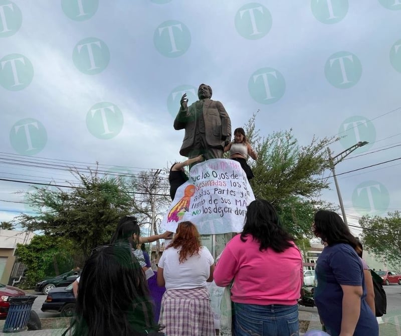 Municipio repara la estatua del Maestro Cuauhtémoc Cortés