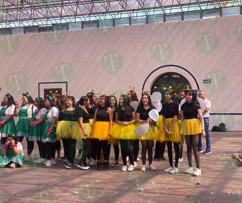 Normalistas festejan el Día del Niño con presentaciones de baile