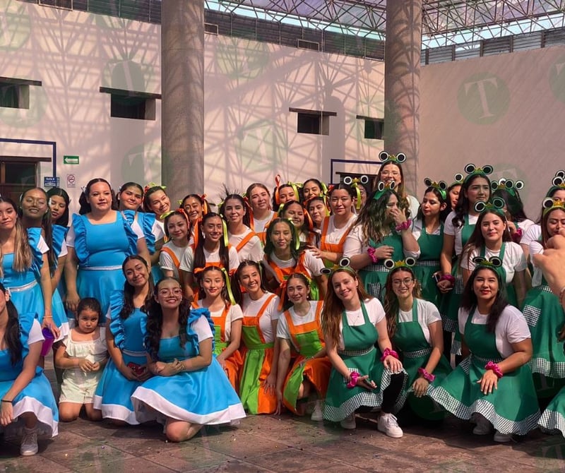 Normalistas festejan el Día del Niño con presentaciones de baile