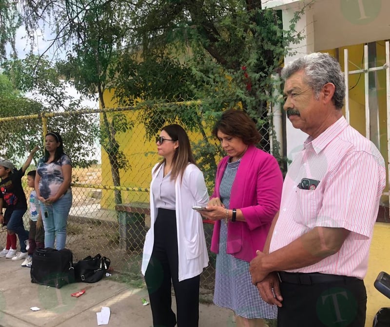 Madres cierran escuela por falta de energía e intensos calores