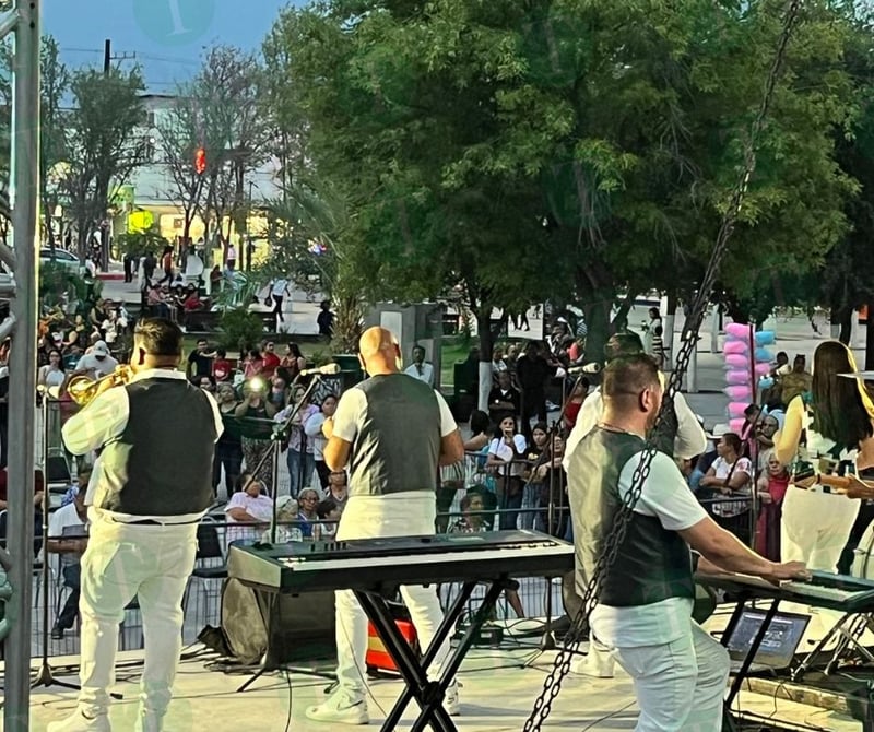 Con éxito, municipio festejó a las mamás en Monclova