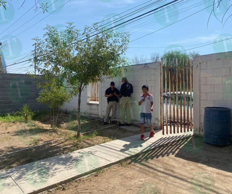  Padres de familia se manifiestan en la primaria Josefina Ortiz 