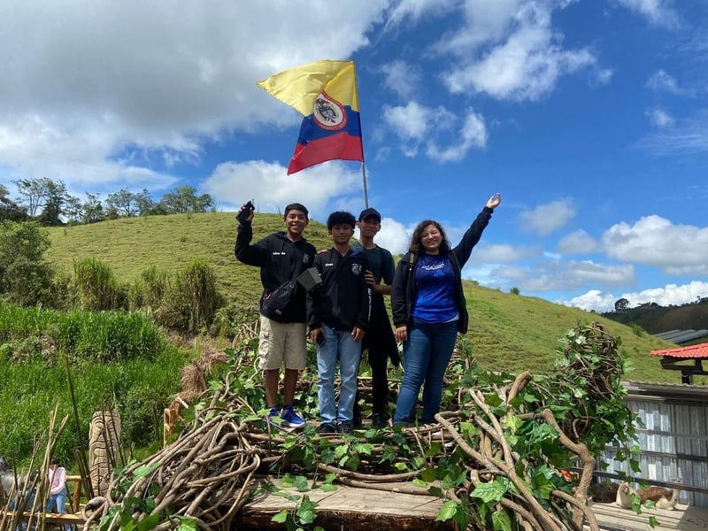 Alumnos de Aula Lego de Monclova llegan a competencia en Colombia 