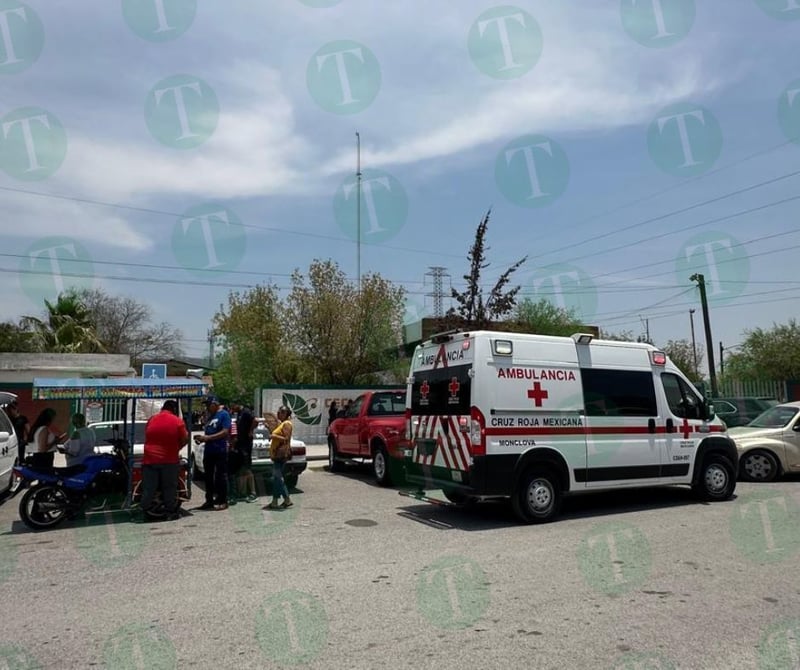 Otra mujer se siente mal por extremo calor en casillas en Monclova 