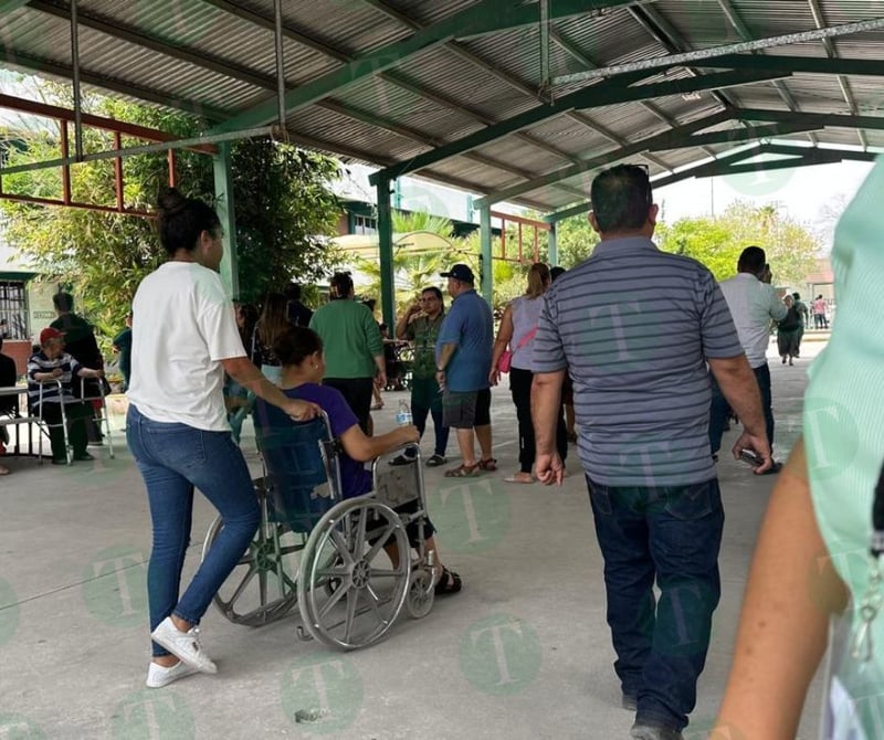 Otra mujer se siente mal por extremo calor en casillas en Monclova 