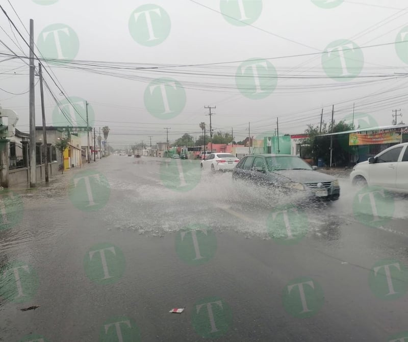 Lluvia inunda principales avenidas al norte de Monclova