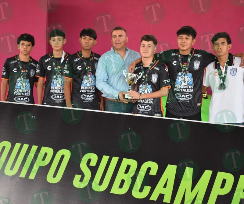 Parque Xochipilli premia a los campeones de la Liga de Fútbol