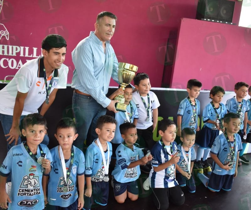 Parque Xochipilli premia a los campeones de la Liga de Fútbol