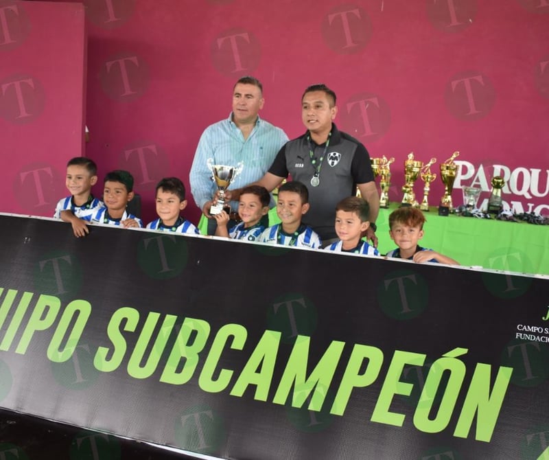 Parque Xochipilli premia a los campeones de la Liga de Fútbol