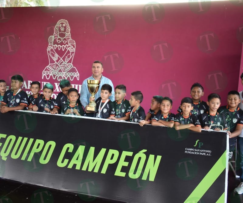 Parque Xochipilli premia a los campeones de la Liga de Fútbol