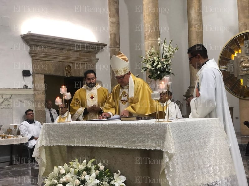 Nestor Martínez es nombrado párroco de la Santiago Apóstol 