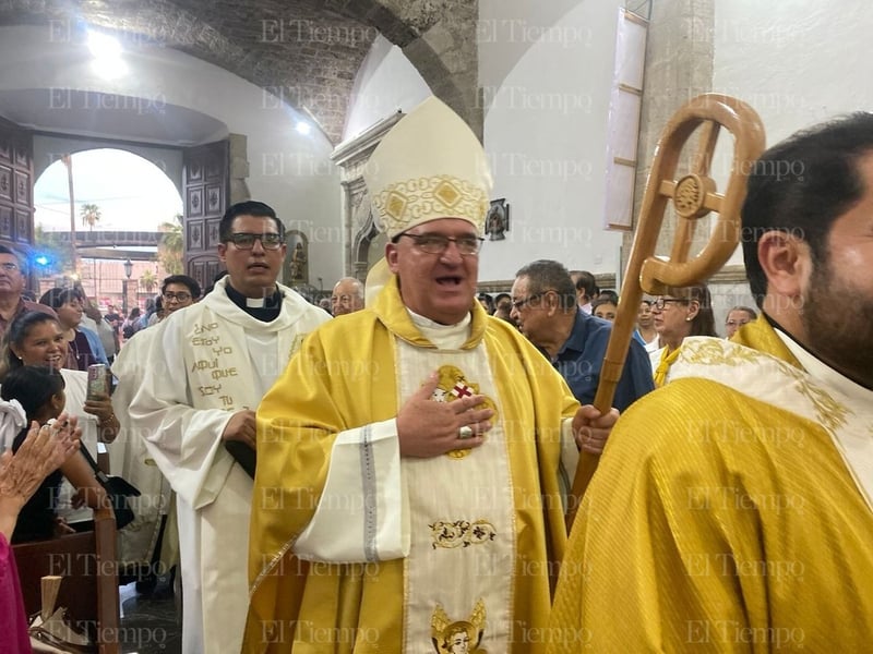 Nestor Martínez es nombrado párroco de la Santiago Apóstol 