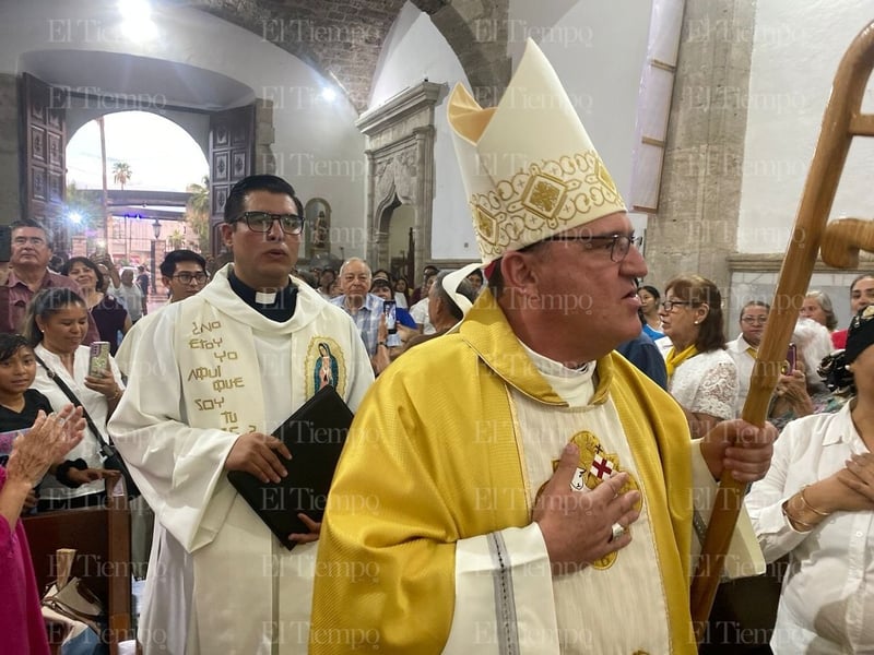 Nestor Martínez es nombrado párroco de la Santiago Apóstol 